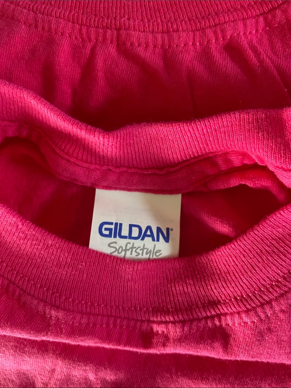 LOT OF 5 – GILDAN PINK YOUTH TEES— MULTIPLE SIZES - Picture 2 of 2